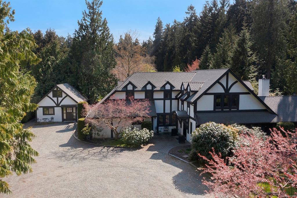 large home in Qualicum Beach